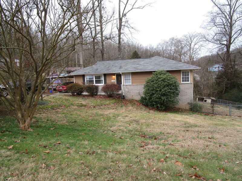 303 Walnut Valley Rd, Clinton, TN 37716