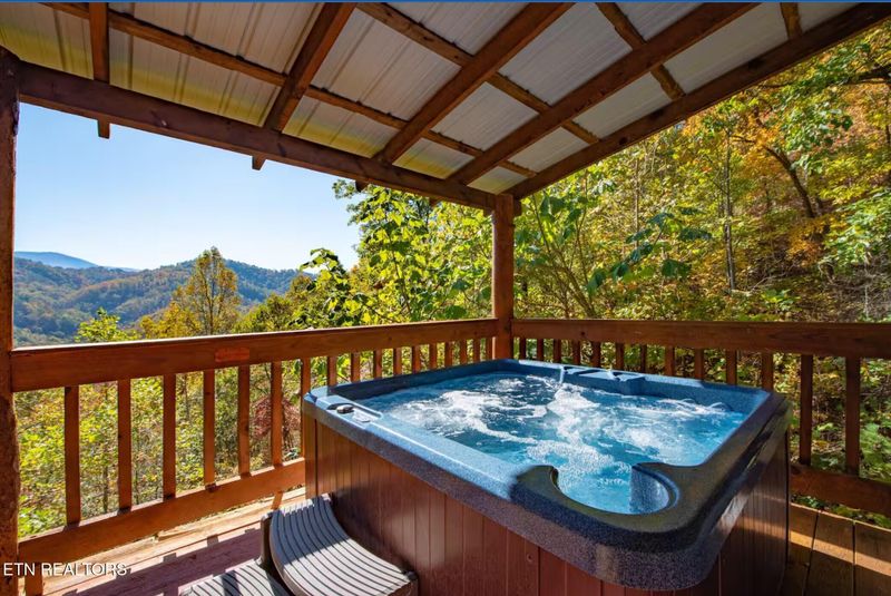 3031 Hatcher Top Rd, Sevierville, TN 37862