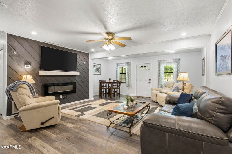 3032 Pine Haven Dr, Sevierville, TN 37862