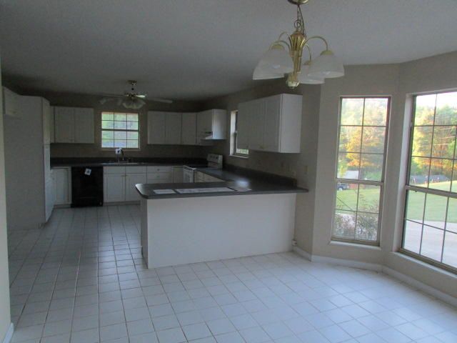 3032 W Wolf Valley Rd, Clinton, TN 37716