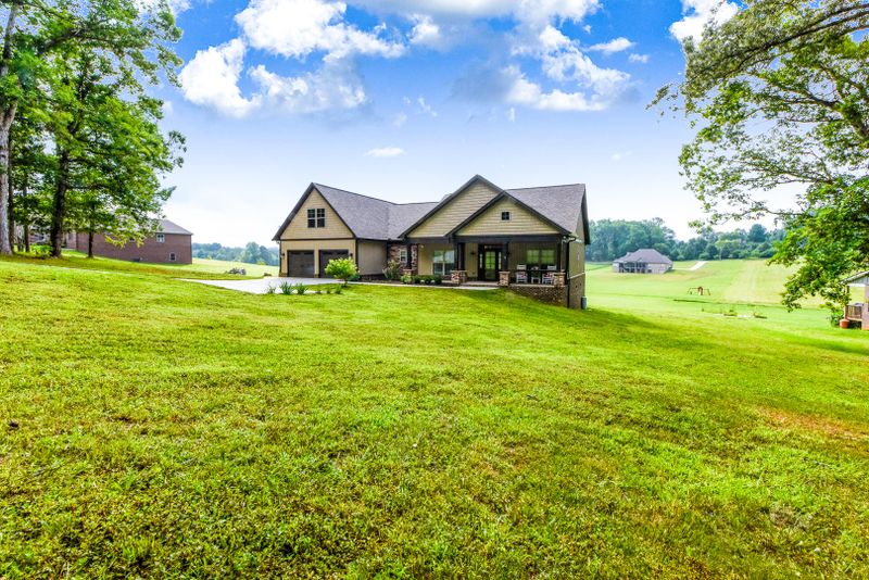 3034 Devault Rd, Louisville, TN 37777