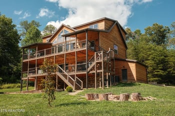 3036 Cloudburst Dr, Sevierville, TN 37862