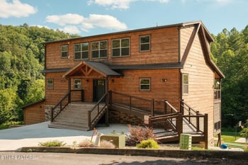 3036 Cloudburst Dr, Sevierville, TN 37862
