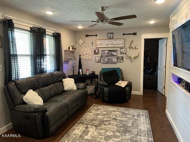 3036 Mutton Hollow Rd, Kodak, TN 37764