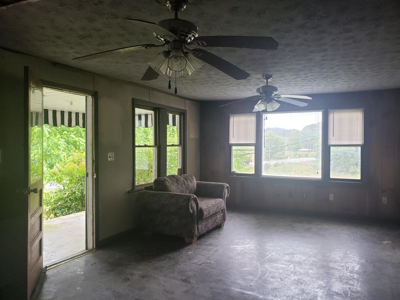 3037 Hickory Valley Rd, Maynardville, TN 37807