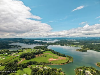 3038 Waters Edge Dr, Morristown, TN 37814