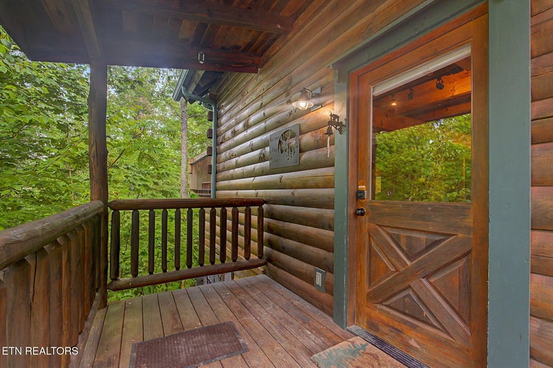 3039 Brothers Way, Pigeon Forge, TN 37862