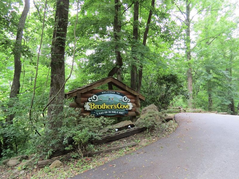 3039 Brothers Way, Sevierville, TN 37862