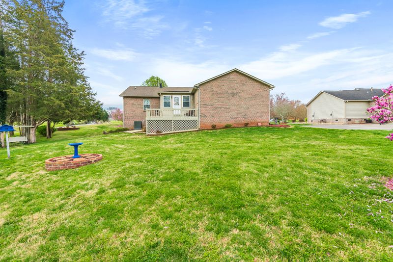 3039 Eagle Dr, Maryville, TN 37803