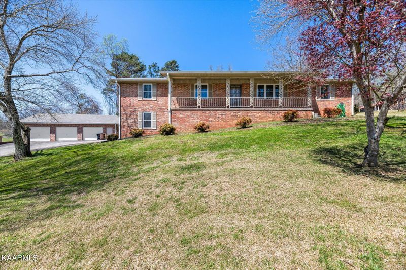 304 Benson Dr, Athens, TN 37303