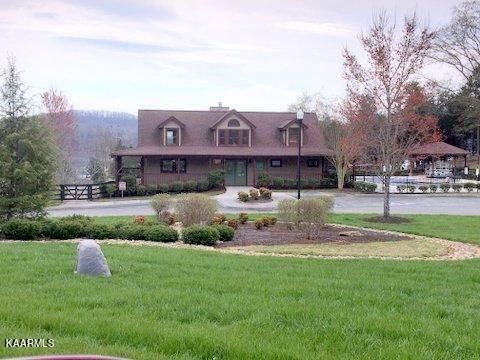 304 Caney View Dr, Harriman, TN 37748
