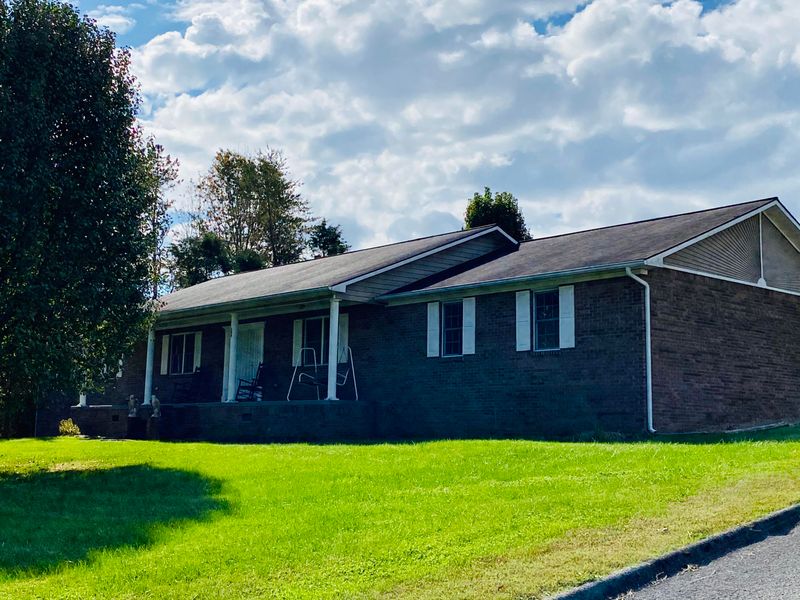 304 Cape Russell Rd, Sharps Chapel, TN 37866