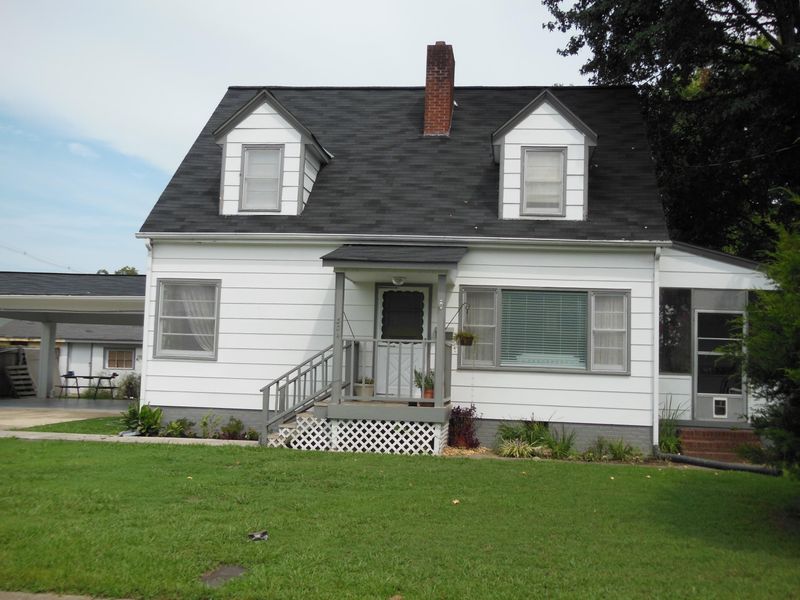 304 Cherry St, Sevierville, TN 37862