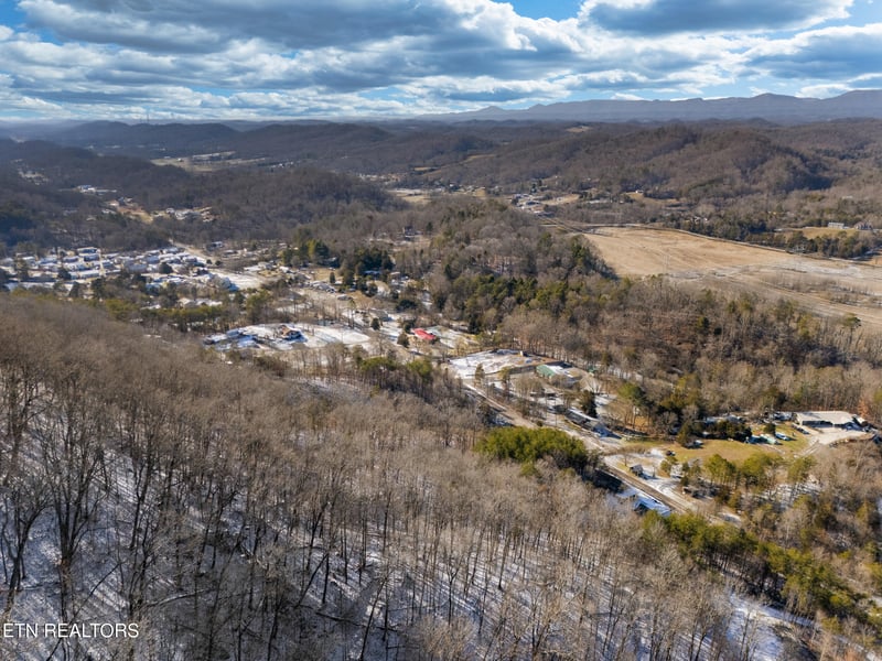 304 E Brushy Valley Dr, Powell, TN 37849