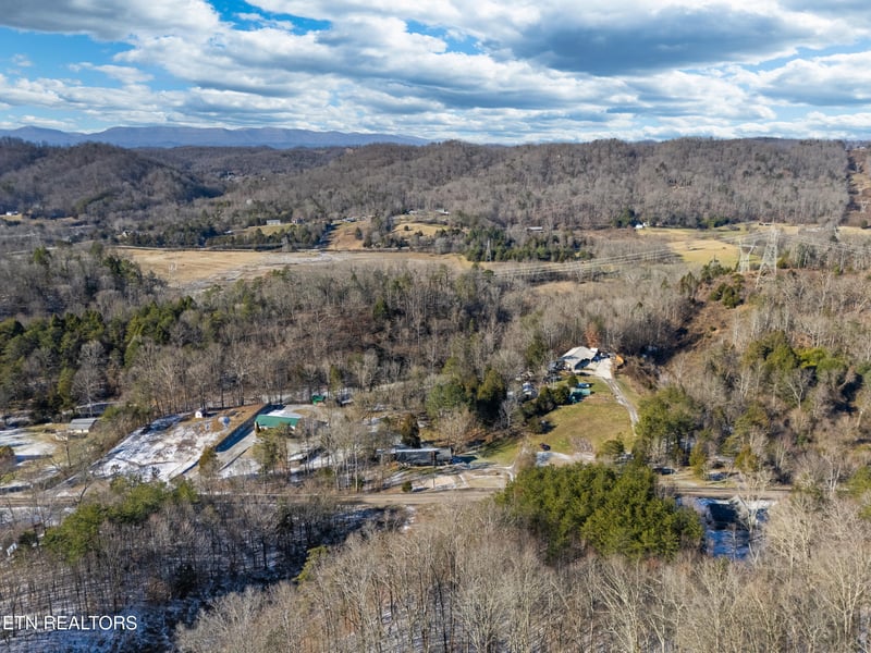 304 E Brushy Valley Dr, Powell, TN 37849