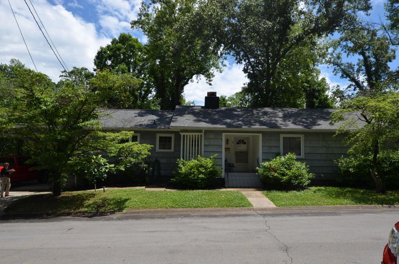304 E Forest Ln, Oak Ridge, TN 37830