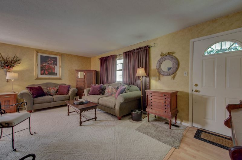 304 East Dr, Powell, TN 37849