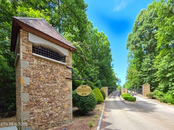 304 Enclave Way, Kingston, TN 37763