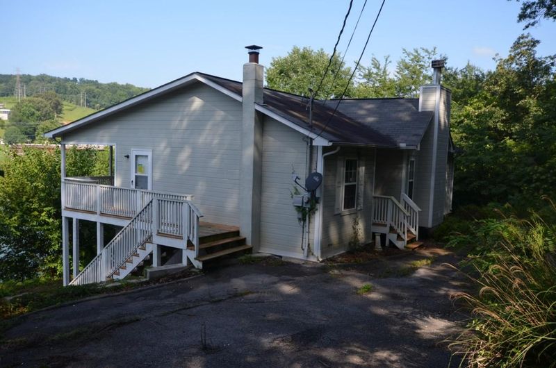 304 Ernie Roberts Rd, Rutledge, TN 37861