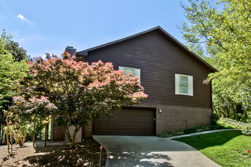 304 Konawa Pl, Loudon, TN 37774
