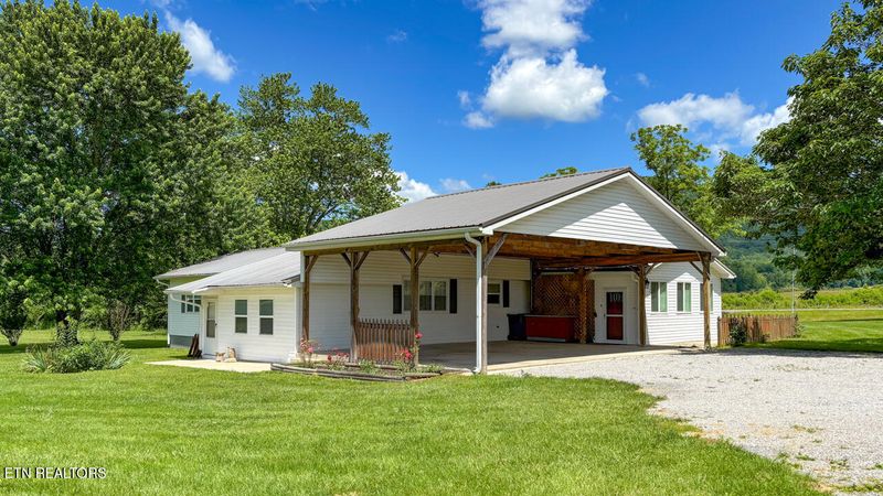 304 Letory Rd, Wartburg, TN 37887