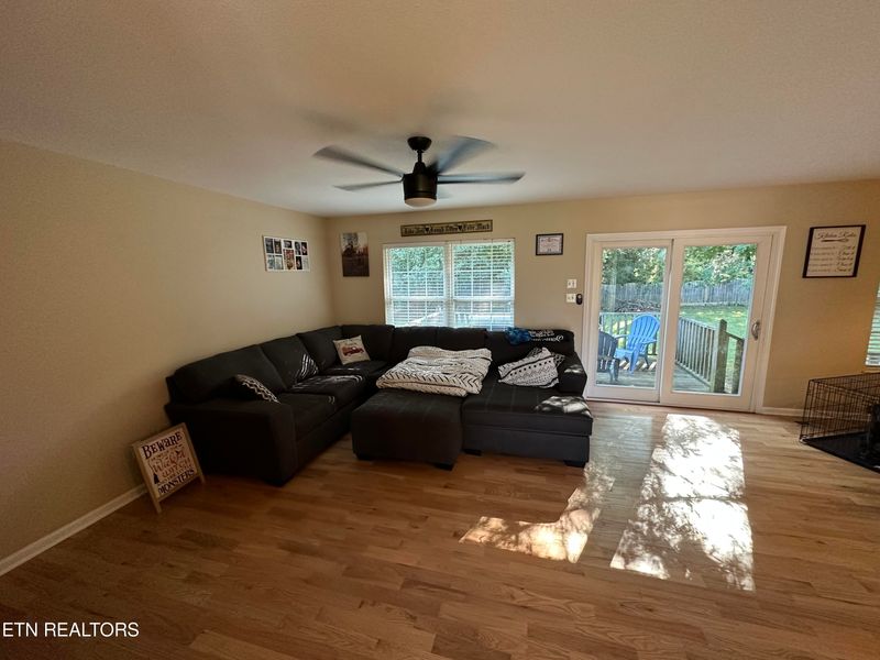 304 N Rolling Ridge Ln, Vonore, TN 37885