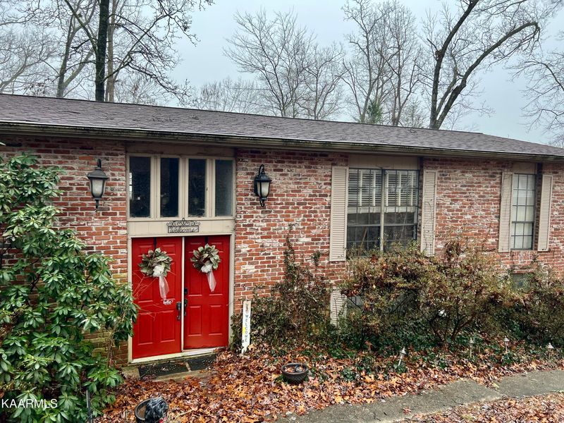 304 Orchard Knob Rd, Clinton, TN 37716