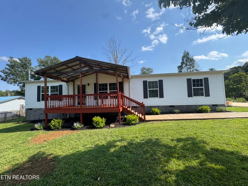 304 Peach Tree Cir, Wartburg, TN 37887