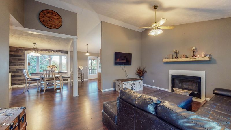 304 Pheasant Ln, Clinton, TN 37716