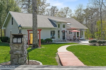 304 Saint George Dr, Crossville, TN 38558