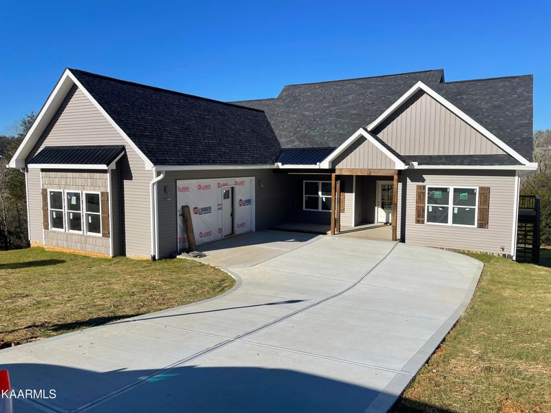 304 Stoney Brook Tr, Kodak, TN 37764