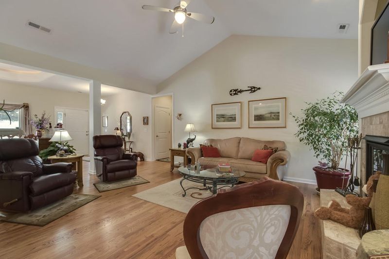 304 Tahlequah Dr, Loudon, TN 37774