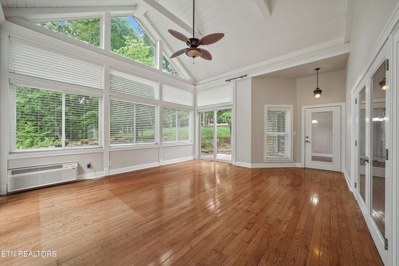 304 Uhdali Pl, Loudon, TN 37774