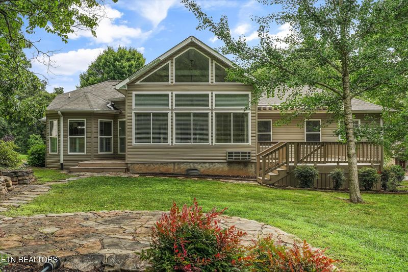 304 Uhdali Pl, Loudon, TN 37774