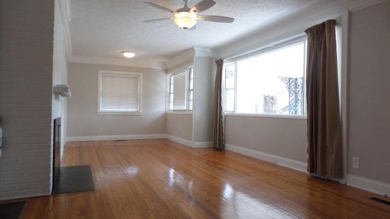 304 Vermont Ave, Oak Ridge, TN 37830