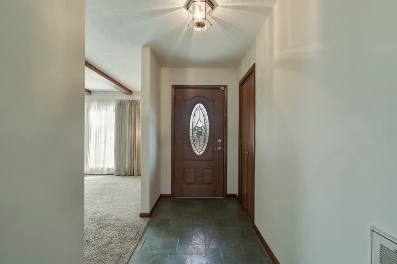 304 Westshore Dr, Harriman, TN 37748