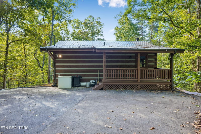 3040 Patty View Way, Pigeon Forge, TN 37862
