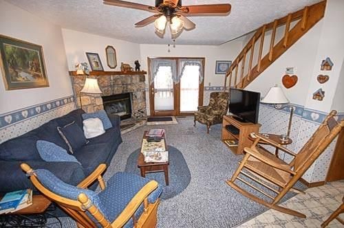 3042 Crestview Ct, Pigeon Forge, TN 37862