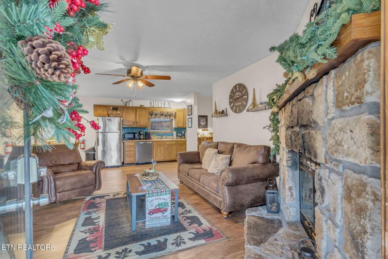 3042 Crestview Ct, Sevierville, TN 37862