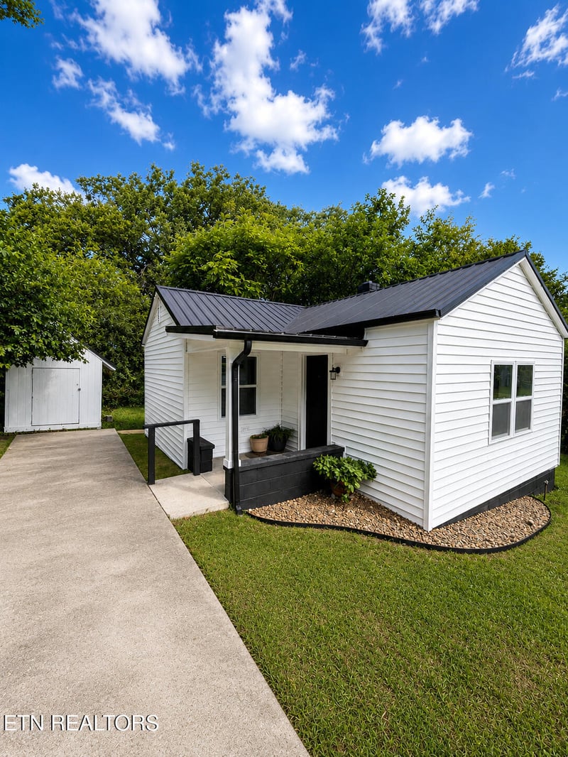 3042 Woodbine Ave, Knoxville, TN 37914