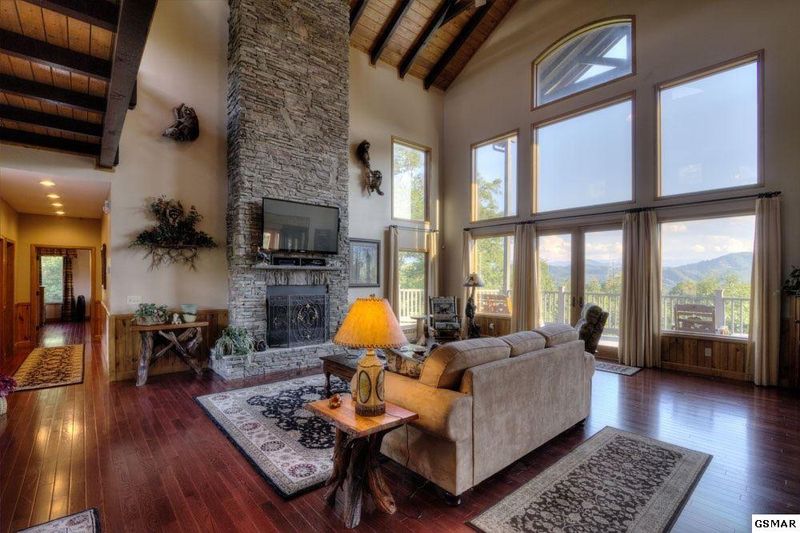 3043 Summit Trails Dr, Sevierville, TN 37862