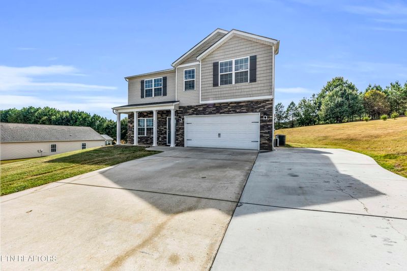 3044 Sagegrass Dr, Louisville, TN 37777