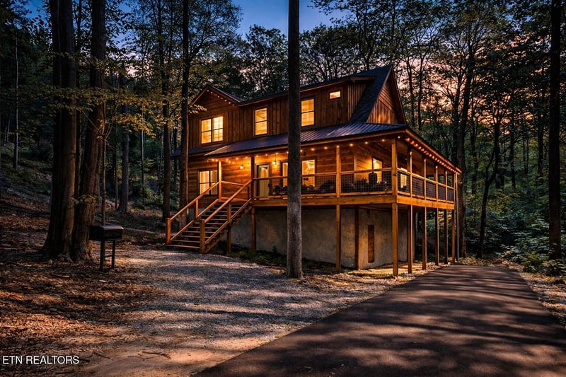 3045 Jones Creek Ln, Sevierville, TN 37862