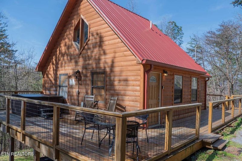 3046 Engle Town Rd, Pigeon Forge, TN 37862