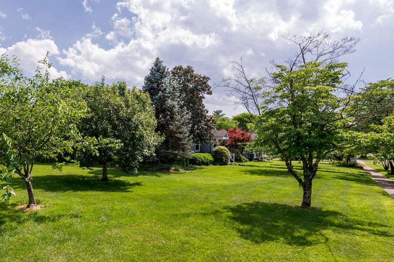 3046 Gibbs Dr, Knoxville, TN 37918