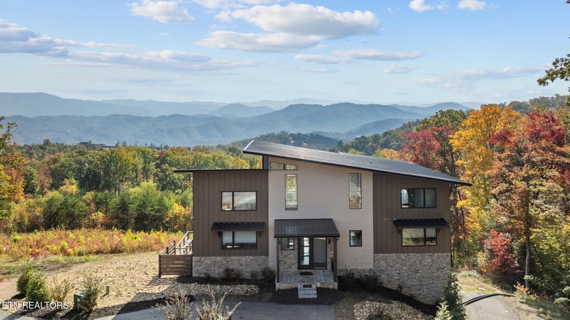 3047 Mountaineer Trl, Sevierville, TN 37862