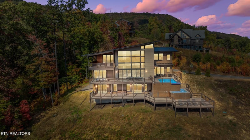3047 Mountaineer Trl, Sevierville, TN 37862
