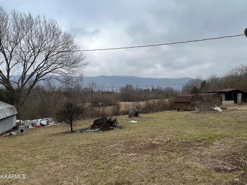3047 Old Middlesboro Hwy, Lafollette, TN 37766