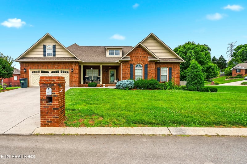 3047 S Hampton Way, Maryville, TN 37803
