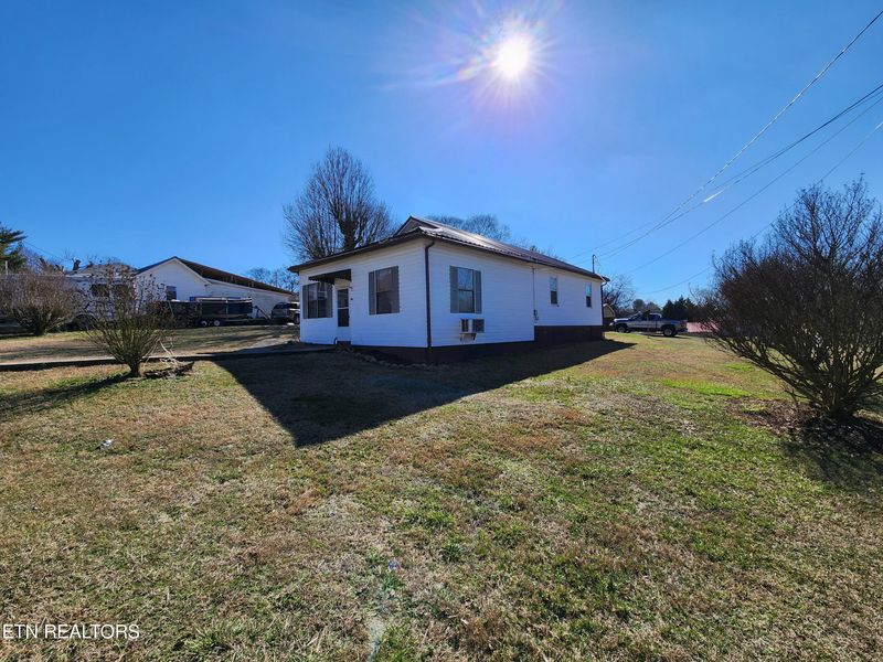 305 Abrams St, Rockford, TN 37853